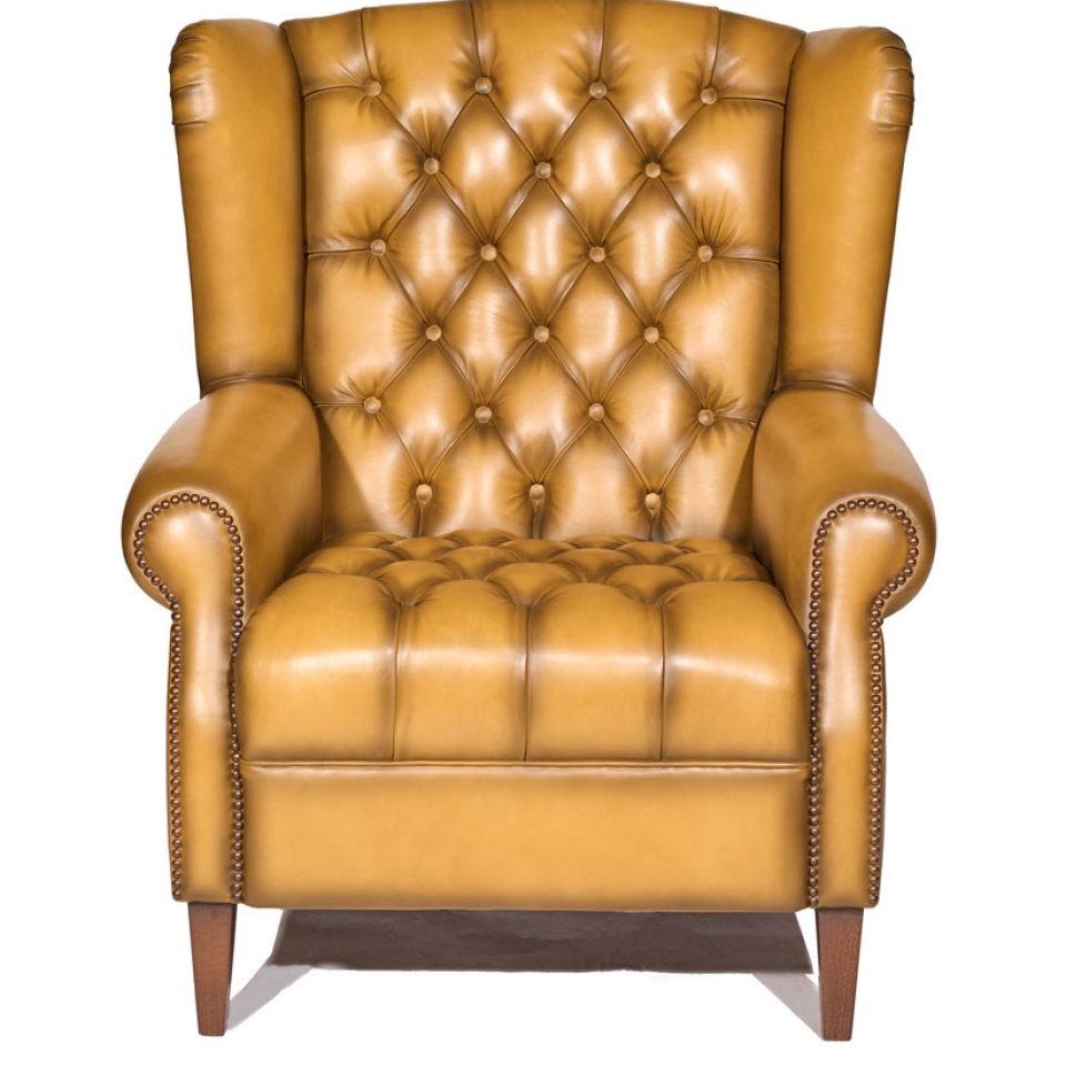 172 Chesterfield 175 Fauteuils 1560 fauteuil oreilles capitons miel ombre rochembeau 02.jpg